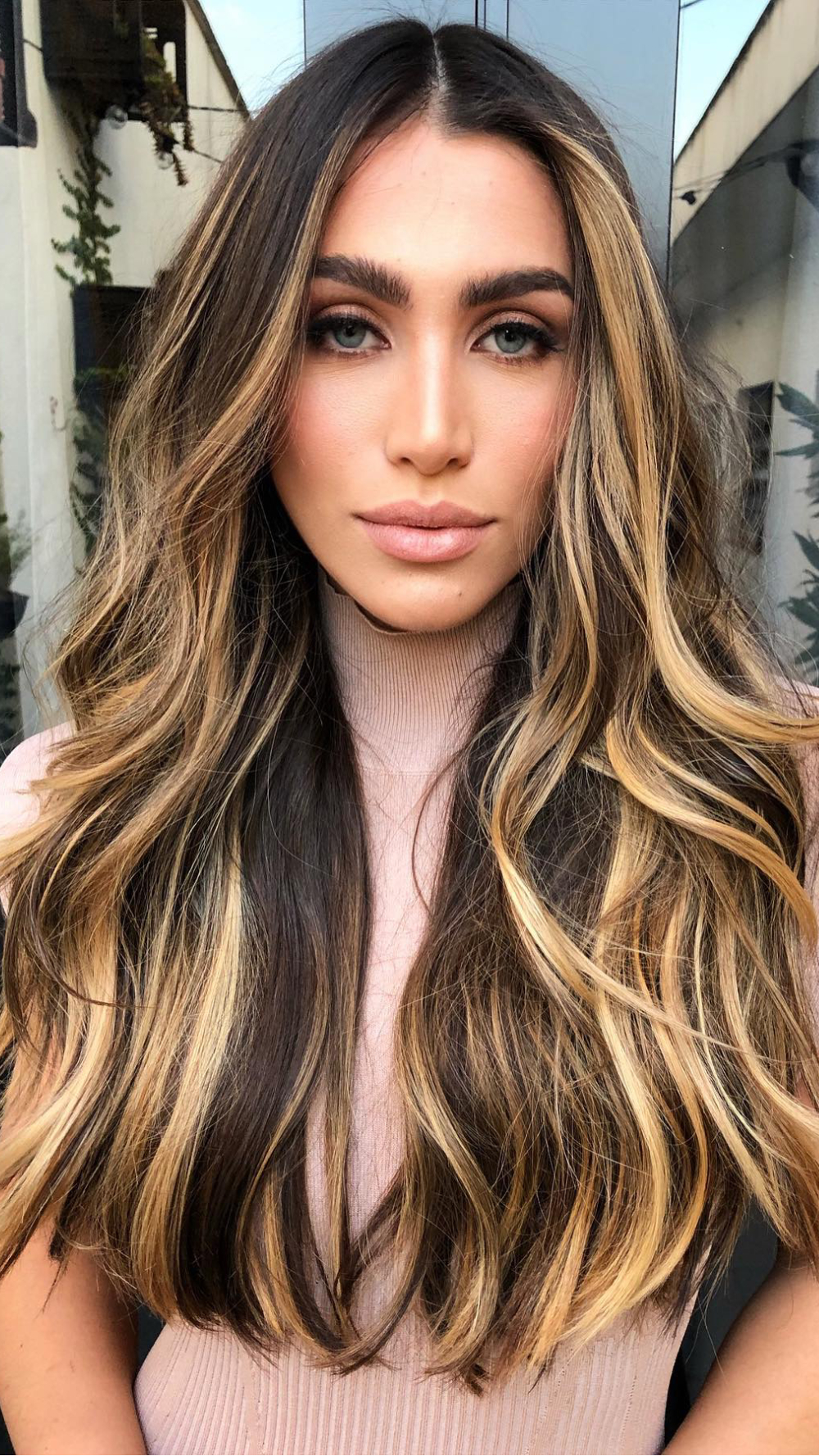 beachy layered hair with chunky highlights