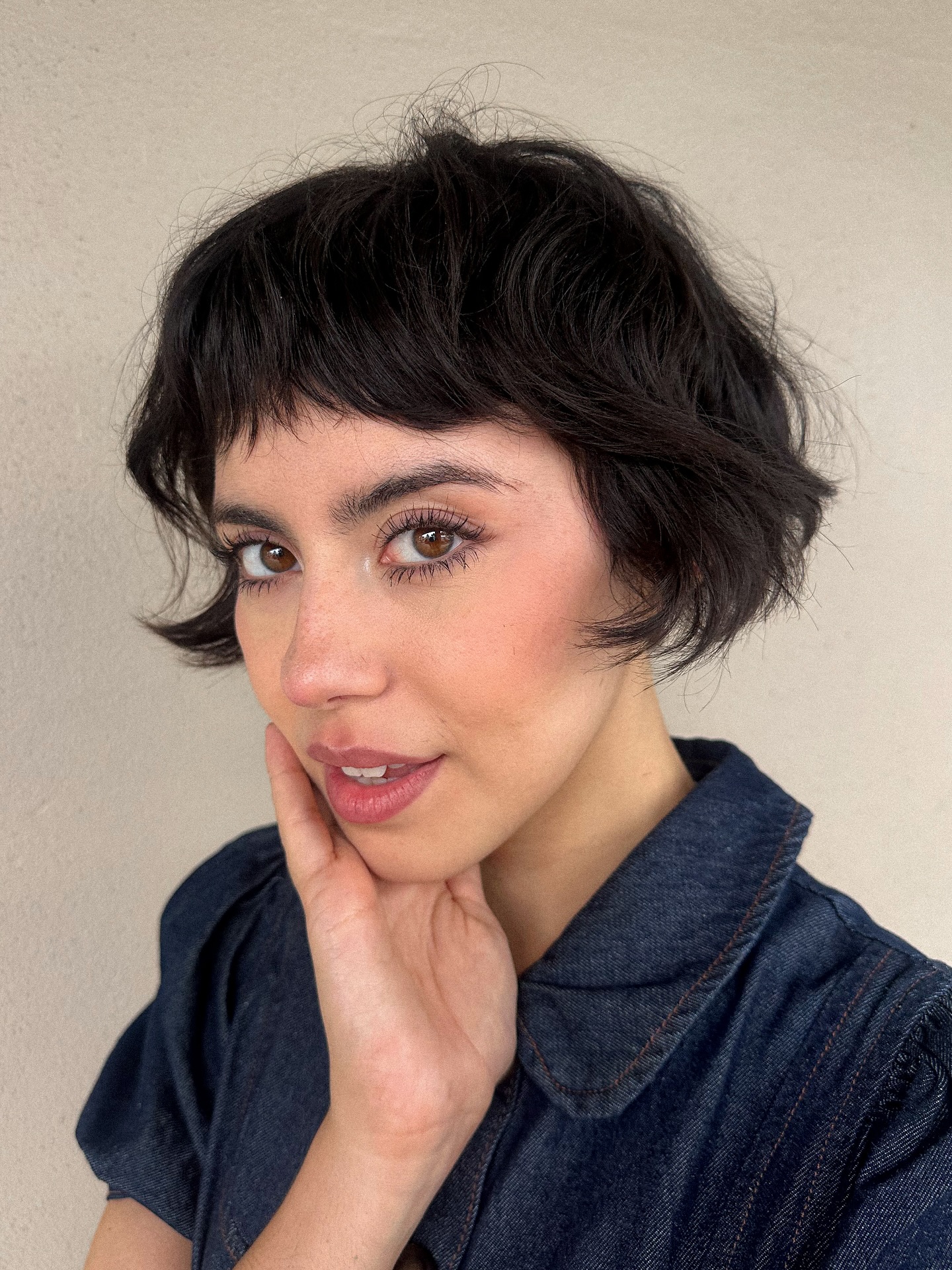 Chic Textured Bob with Subtle Waves