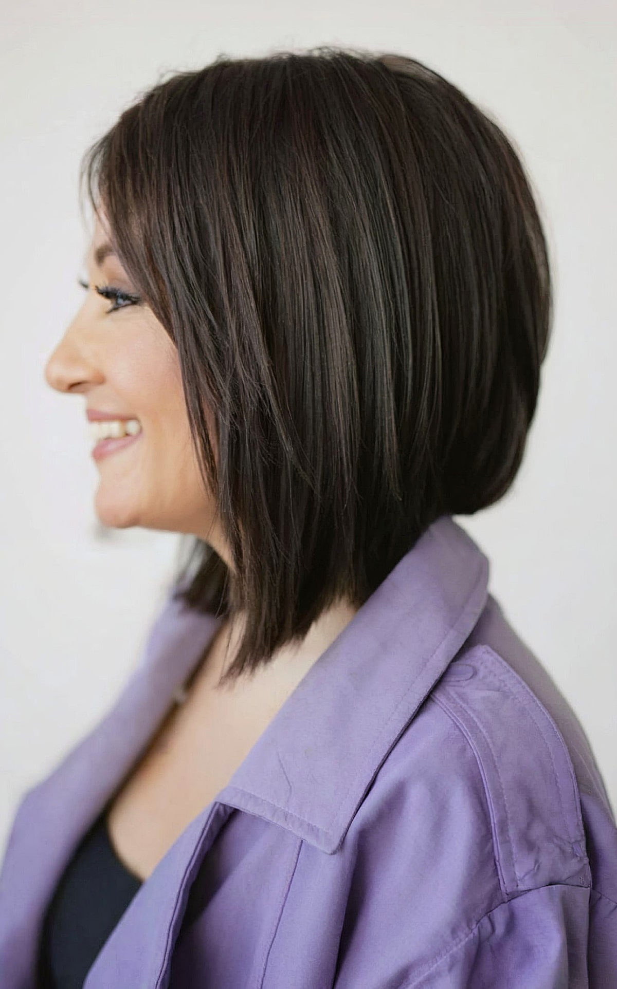 the cutest short angled bob haircut