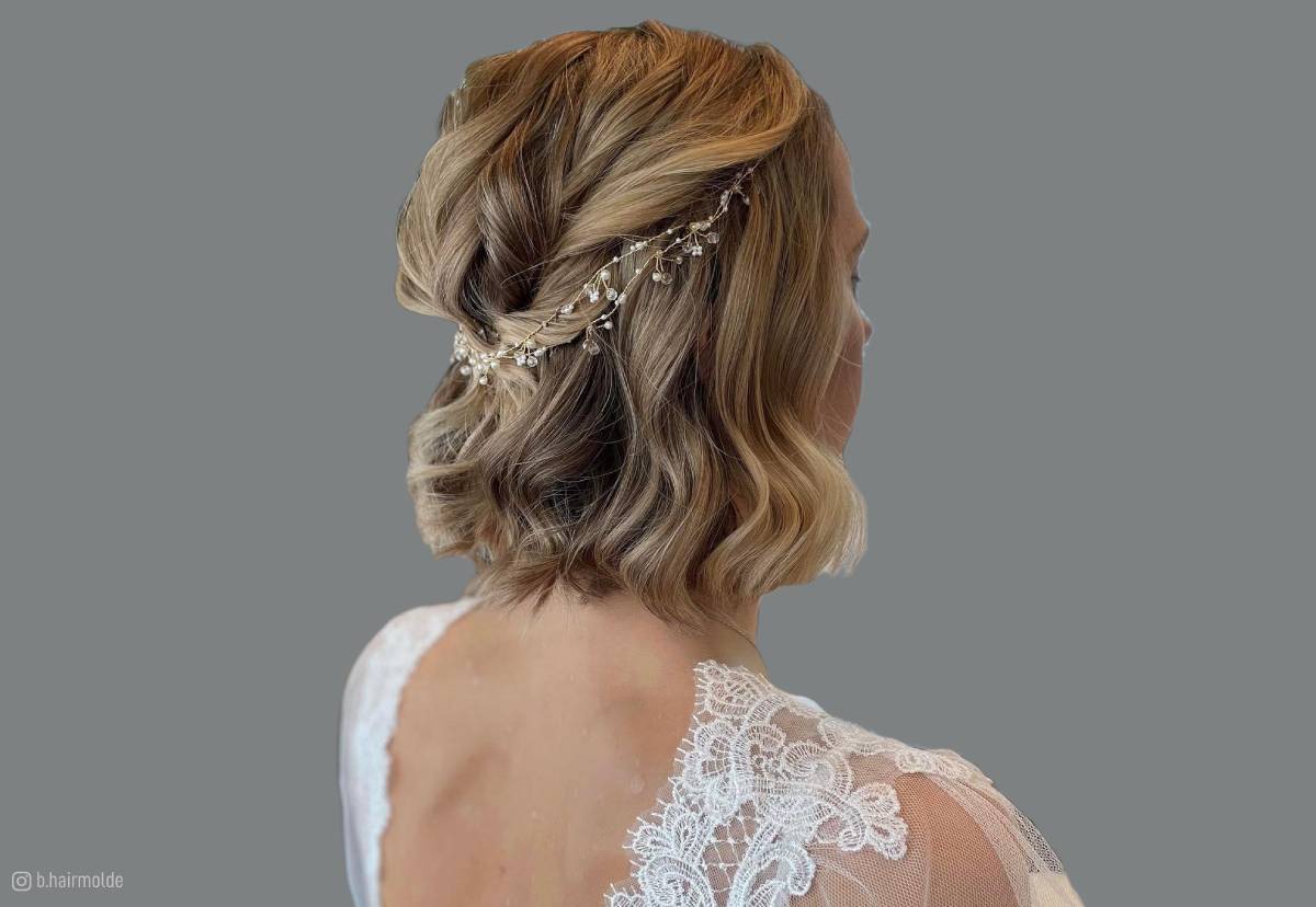 Pictures of wedding hairstyles for short hair