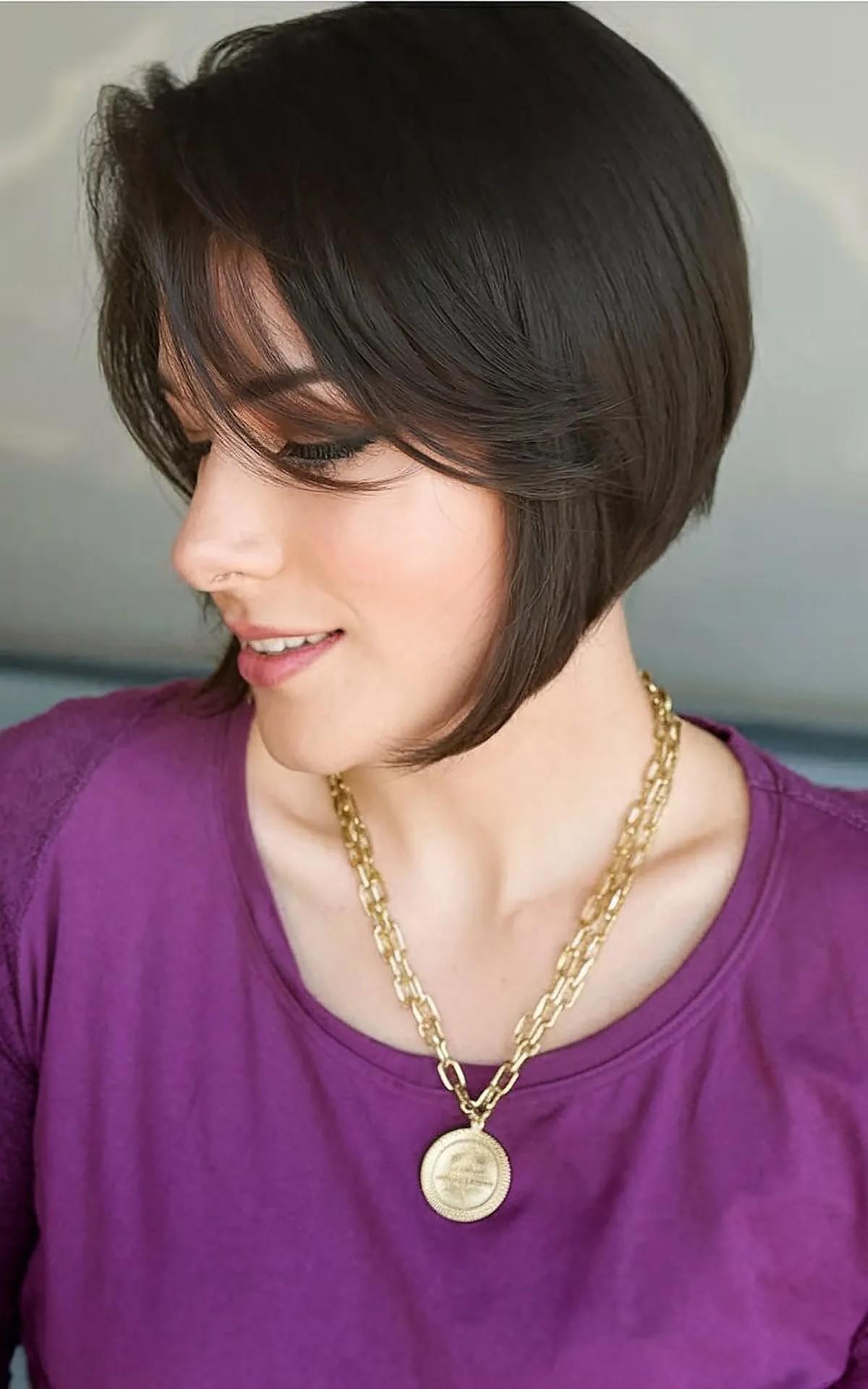 Inverted layered bob with side bangs