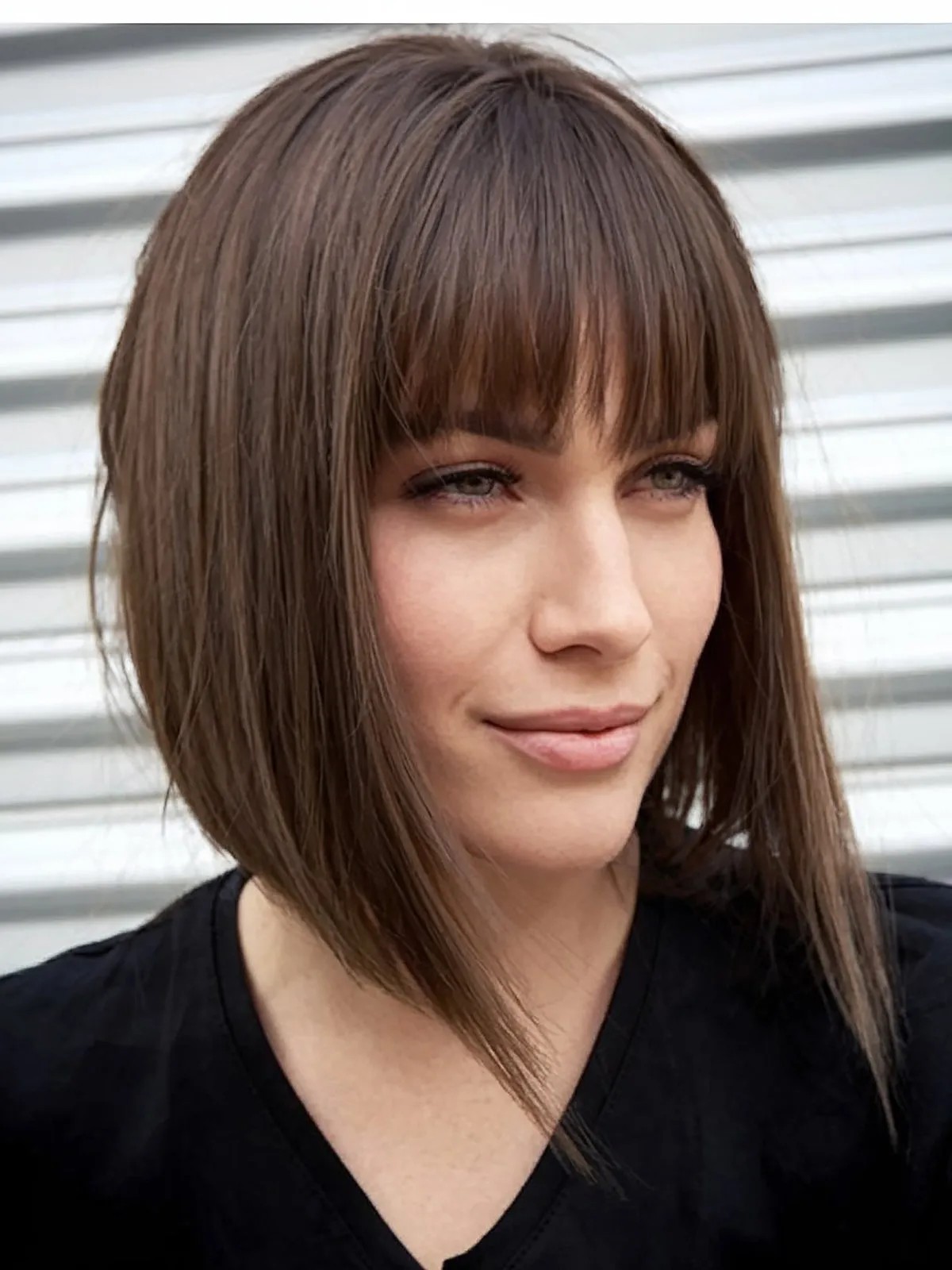 inverted lob with bangs