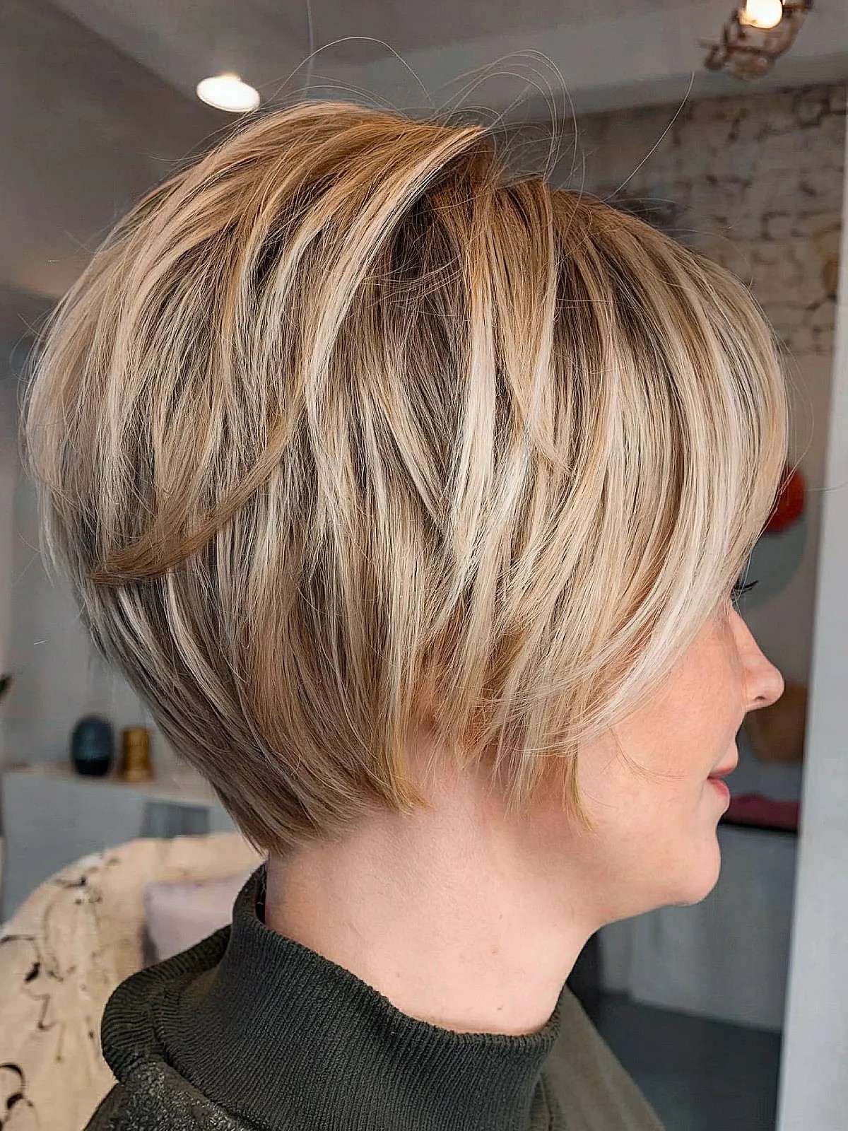 Wispy Jaw-Length Bob Cut with Stacked Layers for Blonde Hair